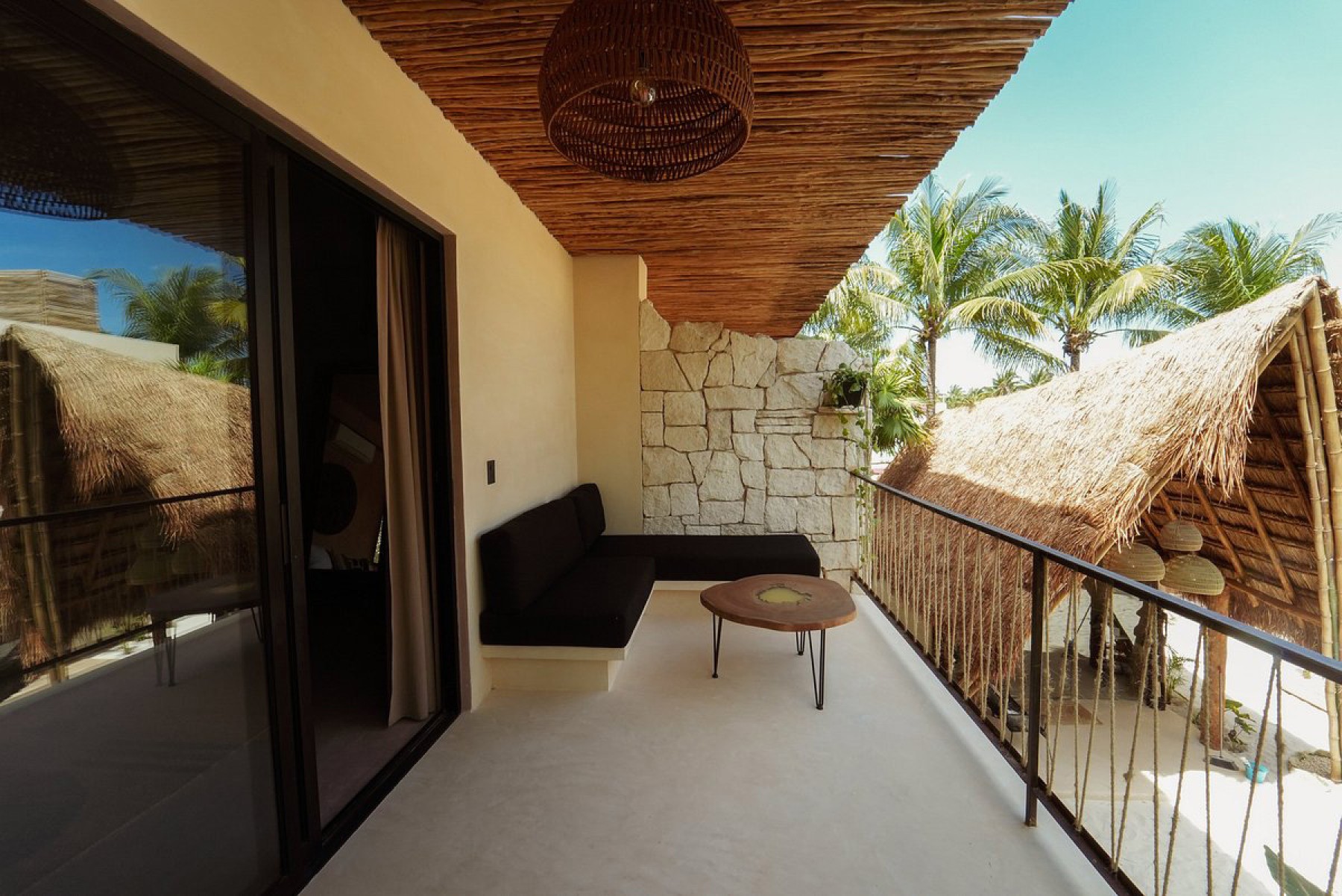 Nikau El Cuyo Hotel